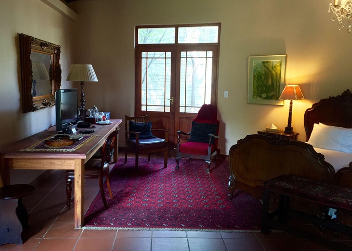 Lounge, Mary Oates' Suite